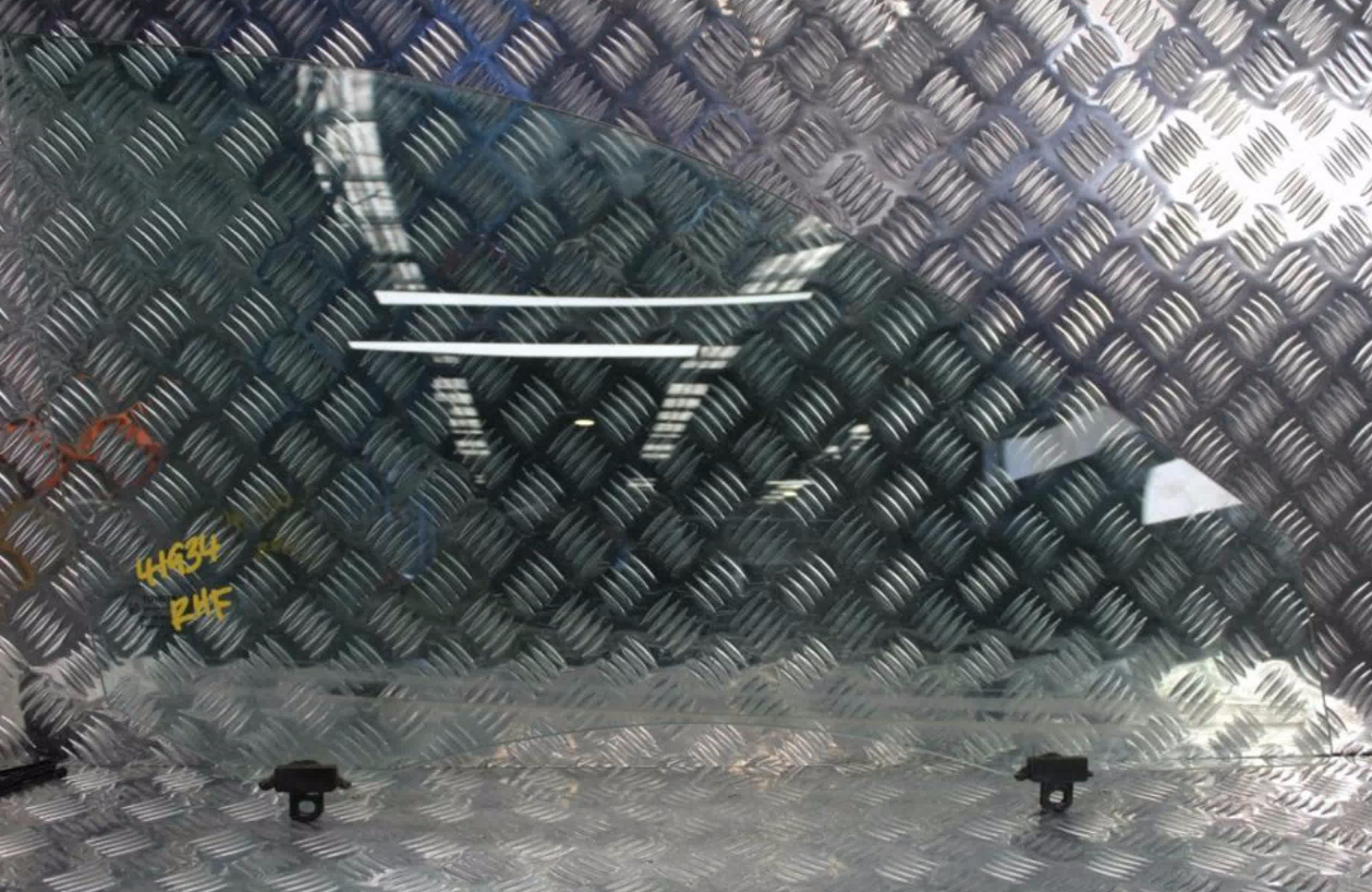 Toyota, Camry Right Front Door Window Sk36, Green Tint, 08/02-05/06