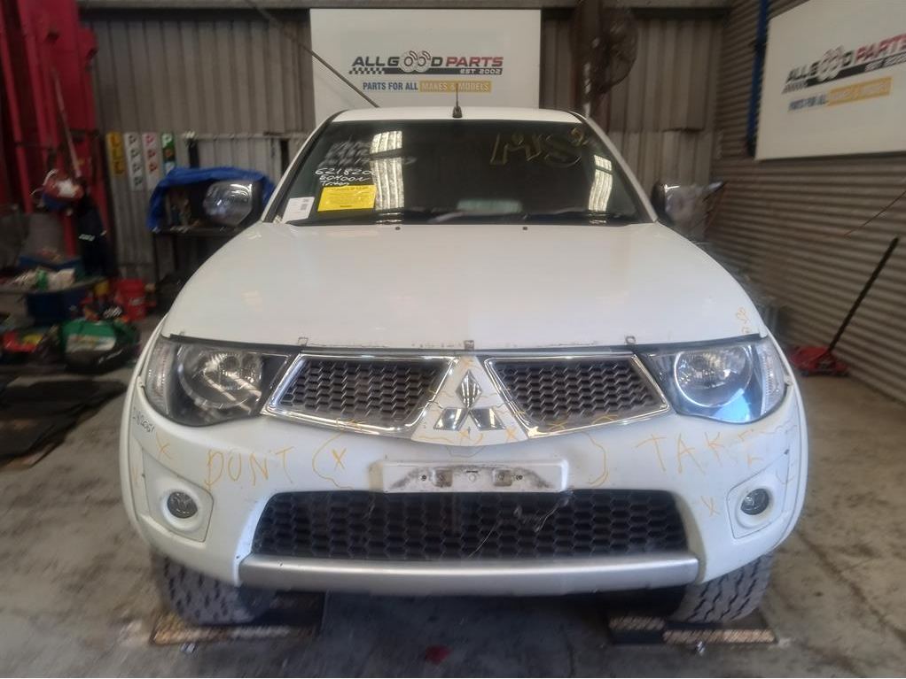 Mitsubishi, Triton Air Cleaner/Box Air Cleaner, Ml-Mn, 2.5, Diesel, 07/06-04/15