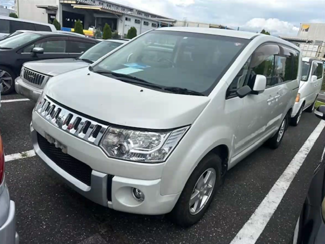 Mitsubishi, Delica Left Door Mirror 5Th Gen 07- (Import)