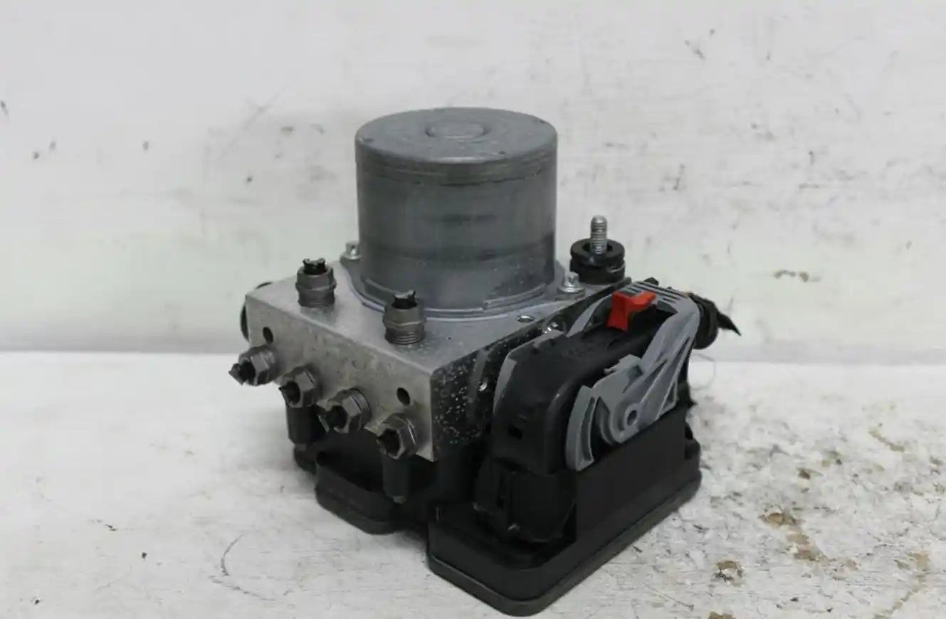 Used Skoda, Fabia Abs Pump/Modulator Nj 6C0614517Ad 01/15 08/21 2020 – image 1 - All Good Parts
