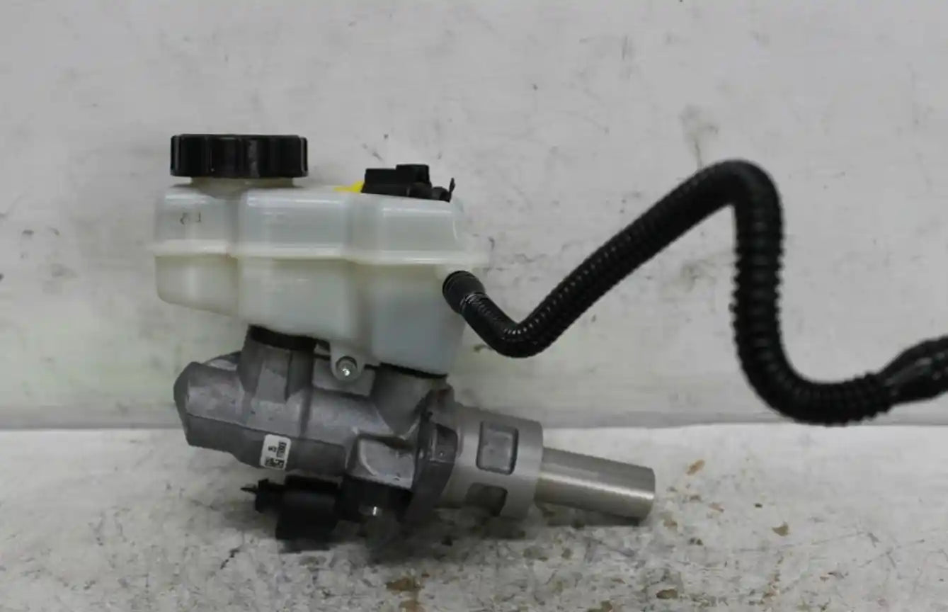 Used Skoda, Fabia Master Cylinder Nj 01/15 08/21 2020 – image 1 - All Good Parts