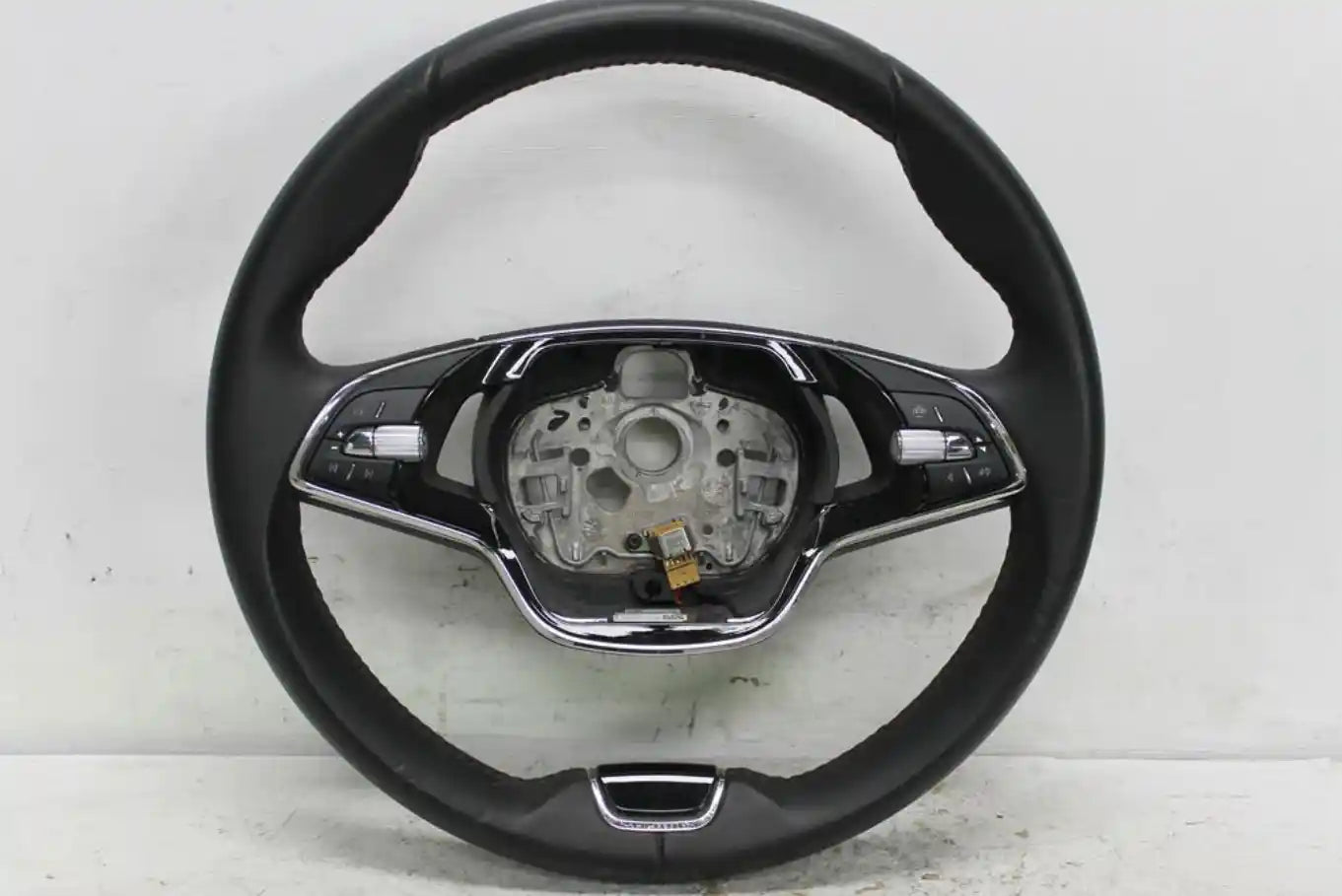 Used Skoda, Fabia Steering Wheel Nj 3 Spoke Leather Non Dotted Type W/ Black Stitch Black Audio Control Type 01/15 08/21 2020 – image 1 - All Good Parts