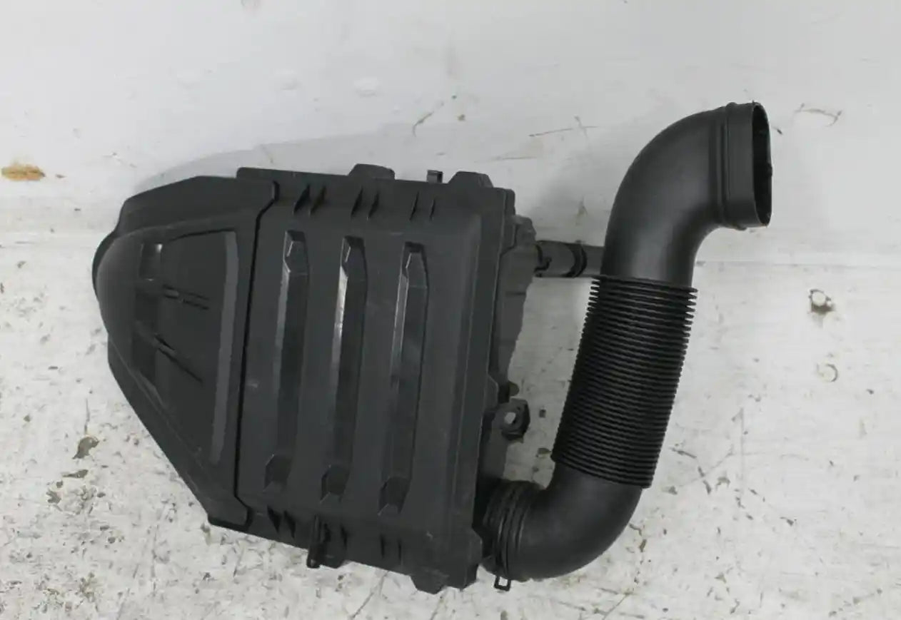 Used Skoda, Fabia Air Cleaner/Box Air Cleaner Nj 1.0 Petrol 05/17 08/21 2020 – image 1 - All Good Parts