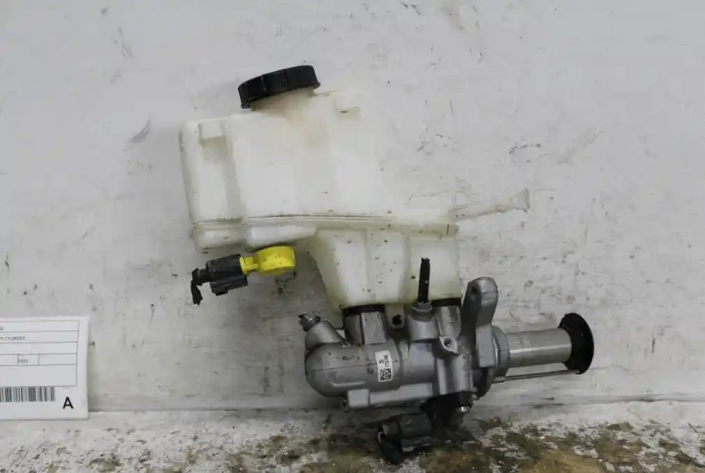 Used Skoda, Kamiq Master Cylinder Nw 06/20 2023 – image 1 - All Good Parts