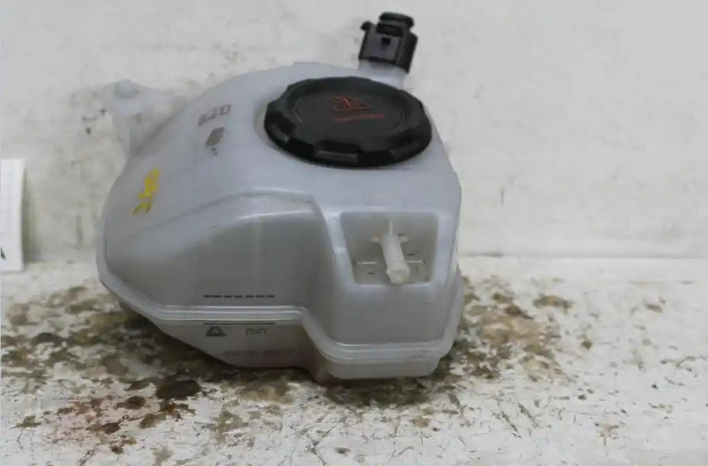 Used Skoda, Kamiq Overflow Bottle Nw 06/20 2023 – image 1 - All Good Parts