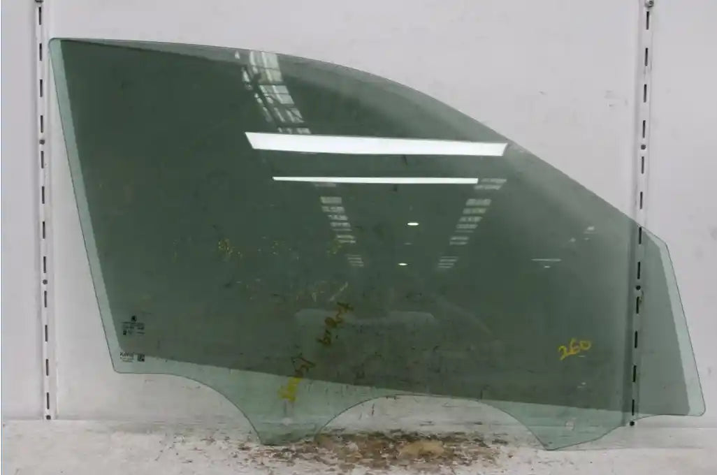 Used Skoda, Kamiq Right Front Door Window Nw 06/20 2023 – image 1 - All Good Parts