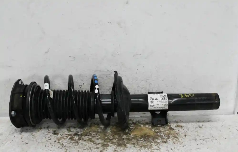 Used Skoda, Kamiq Right Front Strut Nw 06/20 2023 – image 1 - All Good Parts