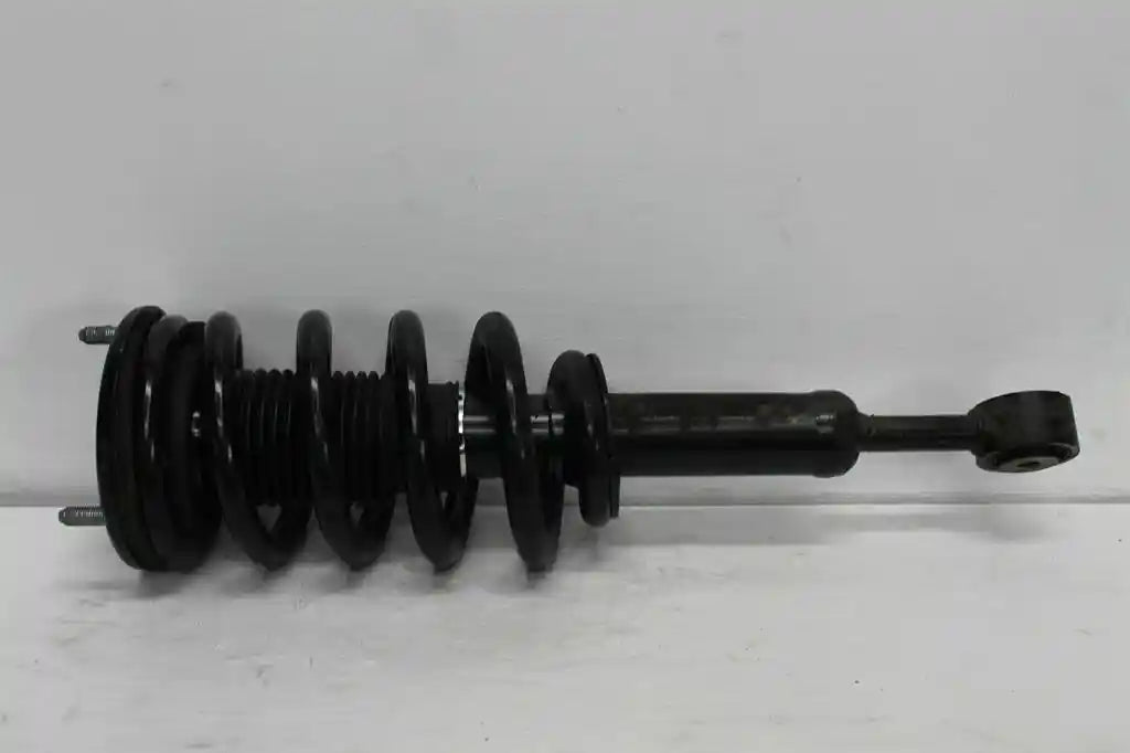 Used Ssangyong, Rexton Left Front Strut Y400 10/18 2023 – image 1 - All Good Parts