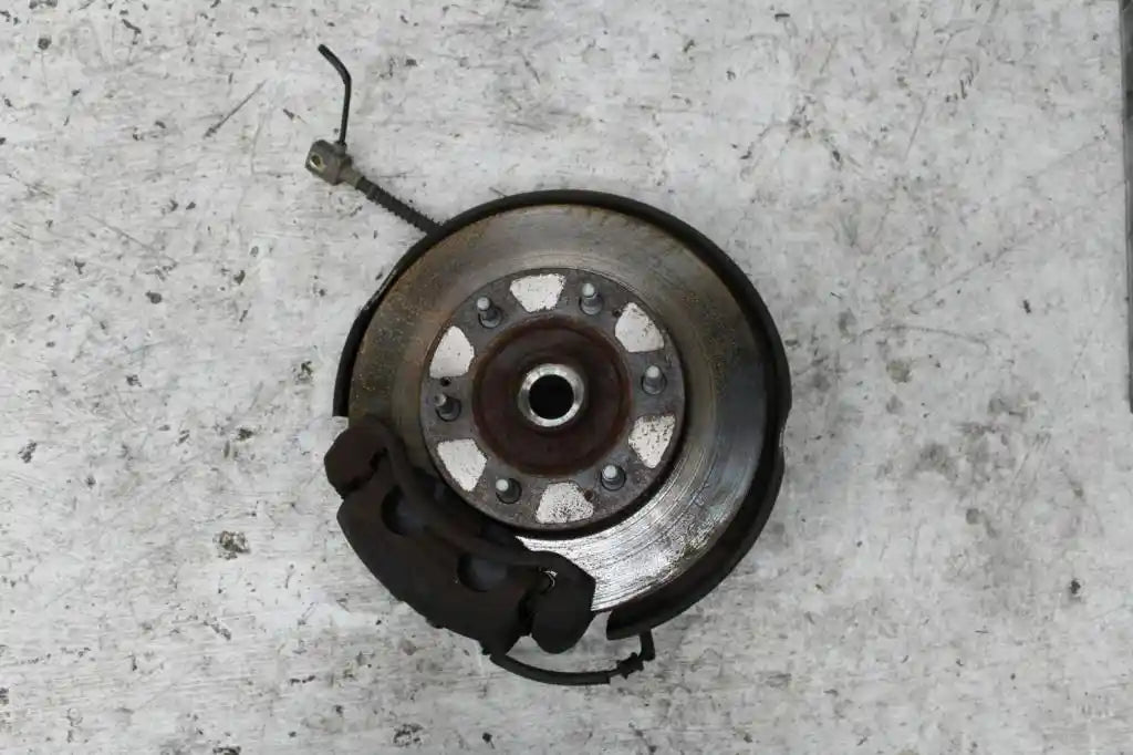 Used Ssangyong, Rexton Right Front Hub Assembly Y200 6 Stud 07/03 06/06 2005 – image 1 - All Good Parts