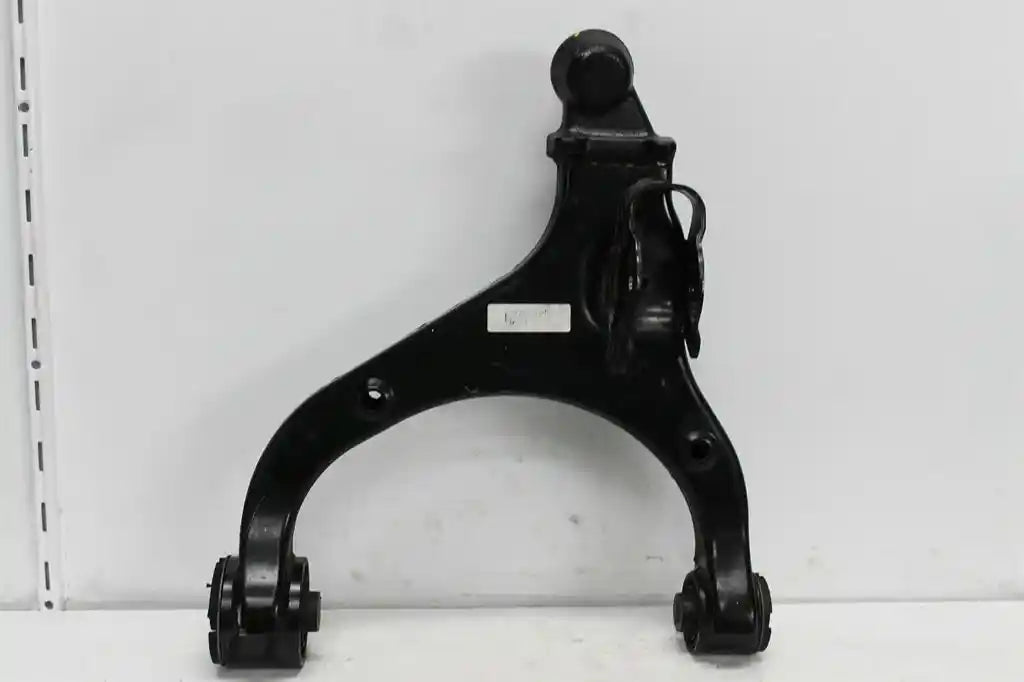 Used Ssangyong, Rexton Right Front Lower Control Arm Y400 10/18 2023 – image 1 - All Good Parts