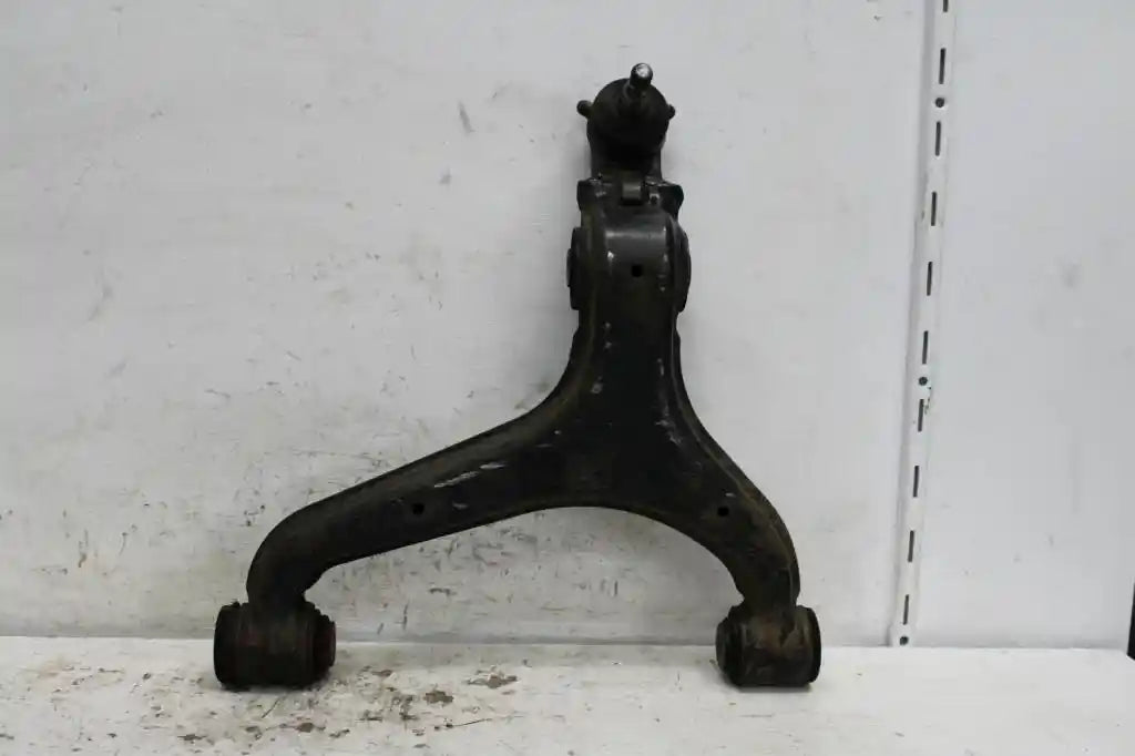 Used Ssangyong, Rexton Right Front Lower Control Arm Y200 07/03 06/06 2005 – image 1 - All Good Parts