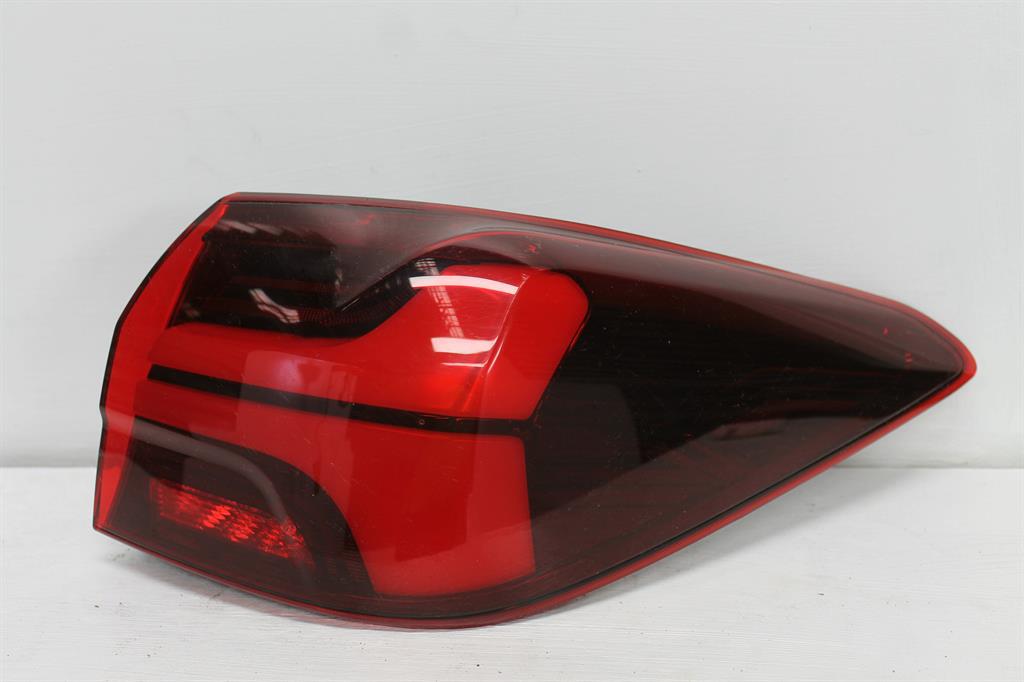 Used Ssangyong, Rexton Right Taillight Y450 In Body 12/20 2023 – image 1 - All Good Parts