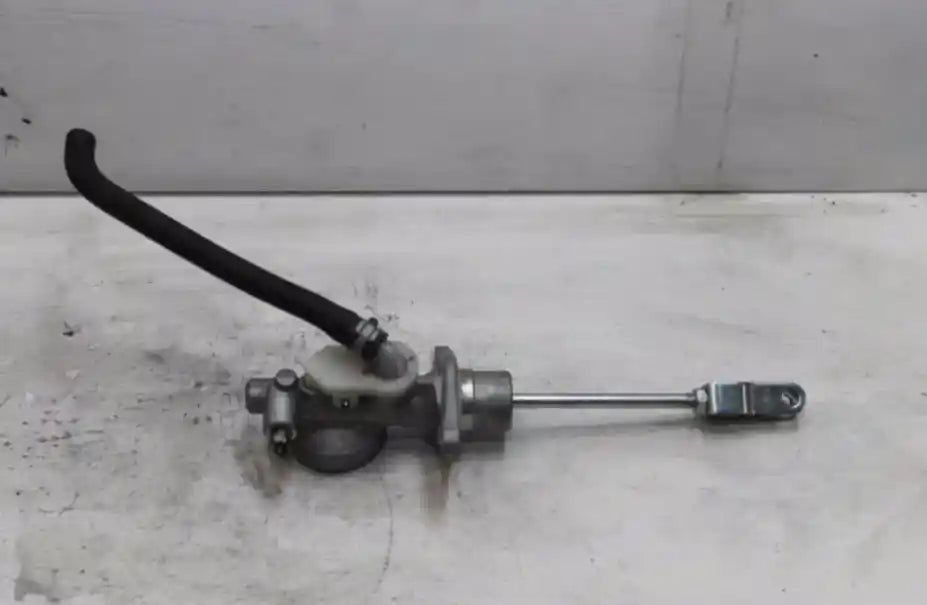Used Subaru, Impreza Clutch Master Cylinder G4 12/11 10/16 2014 – image 1 - All Good Parts