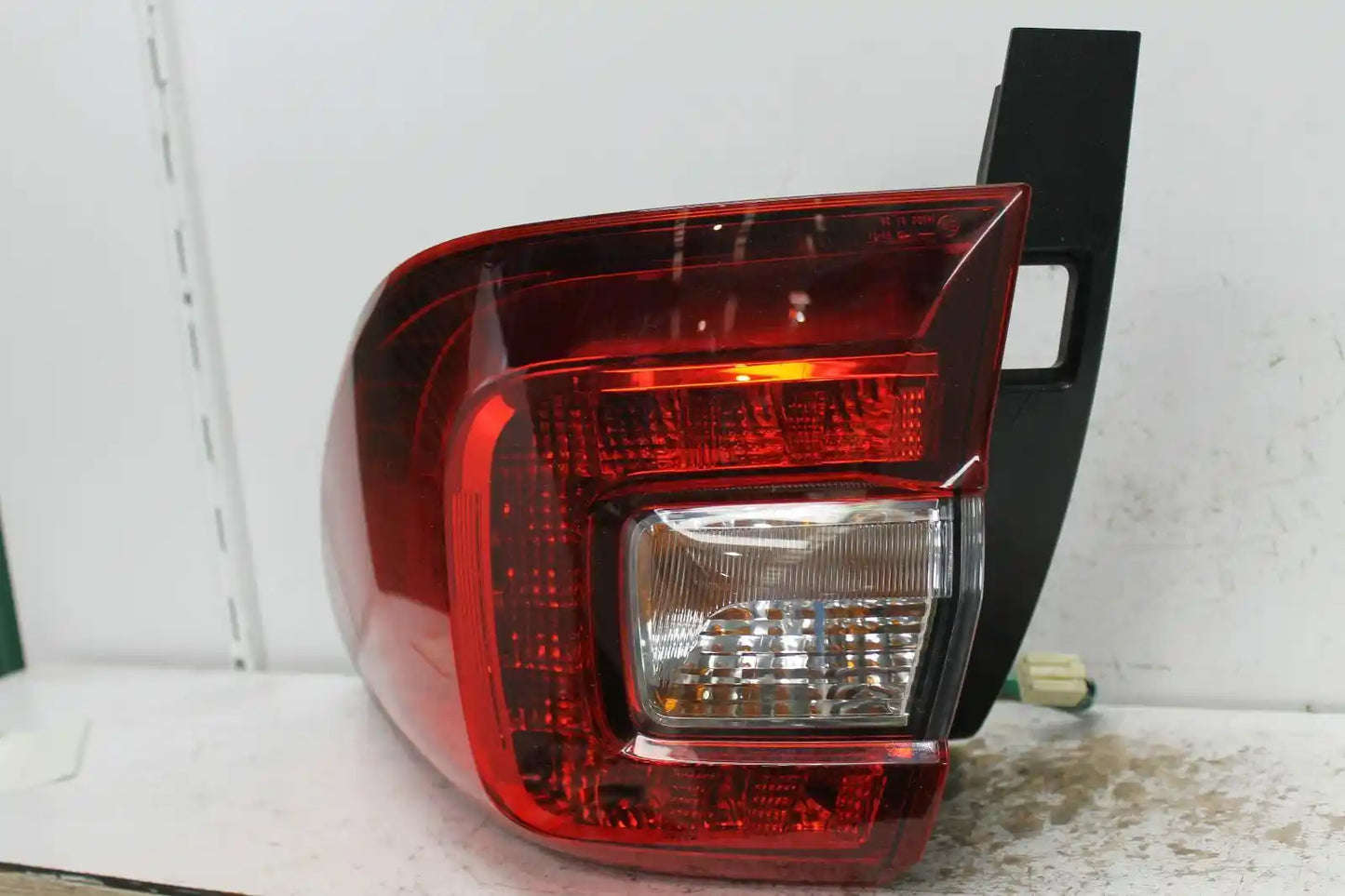 Used Subaru, Outback Right Taillight 6Th Gen In Body 08/14 12/20 2016 – image 1 - All Good Parts
