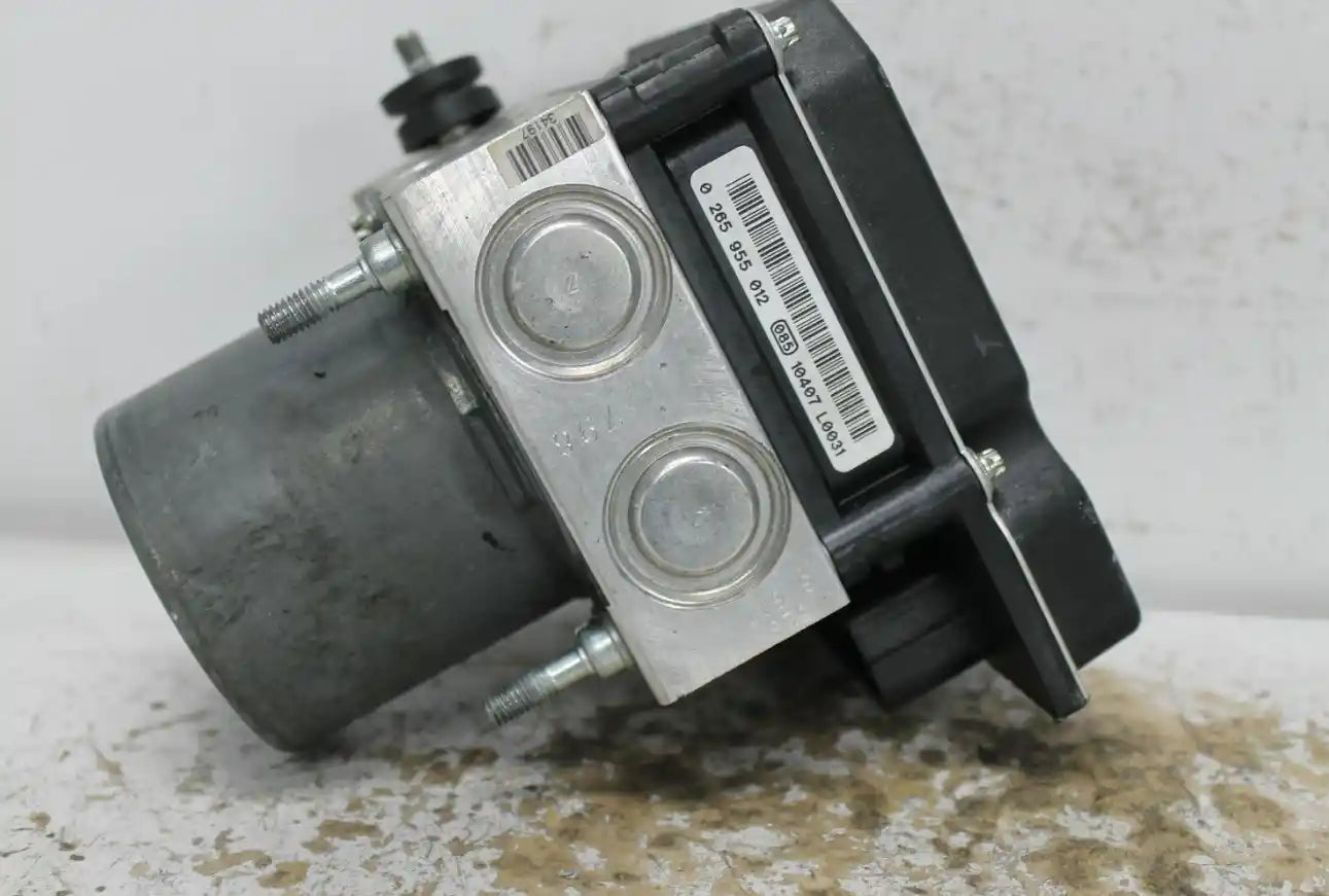 Used Suzuki, Kizashi Abs Pump/Modulator Fr 12/09 01/17 2011 – image 1 - All Good Parts