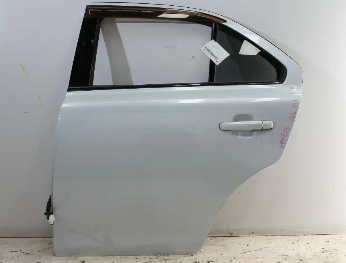 Used Suzuki, Kizashi Left Rear Door Non Mould Type Fr 12/09 01/17 2011 – image 1 - All Good Parts