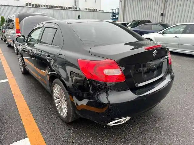 Used Suzuki Kizashi 2013 – image 4 - All Good Parts