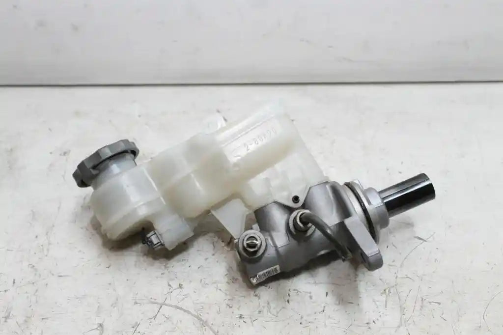 Used Suzuki, Kizashi Master Cylinder Fr, 12/09-01/17 1606 2013 – main images - All Good Parts