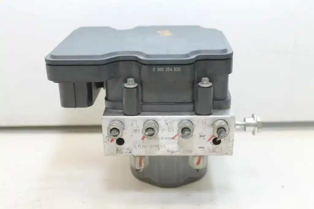 Used Suzuki, S Cross Abs Pump/Modulator Jy 09/13 05/22 2019 – image 1 - All Good Parts