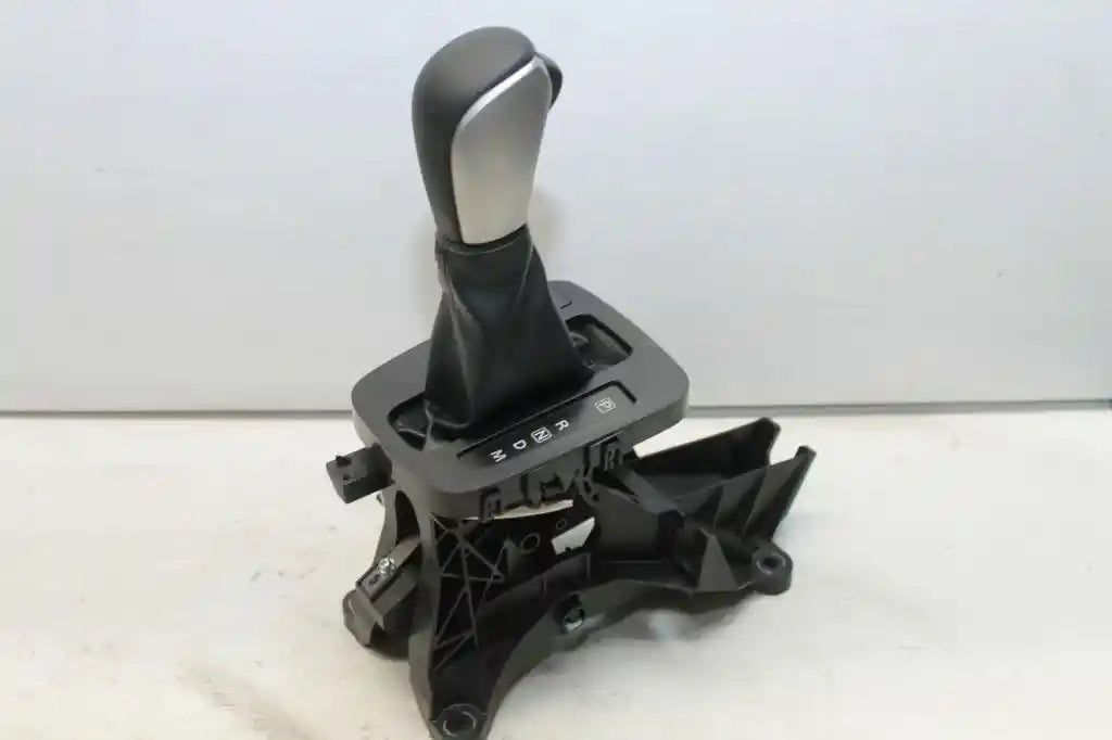 Used Suzuki, S Cross Gear Stick/Shifter Jy 09/13 05/22 2019 – image 1 - All Good Parts
