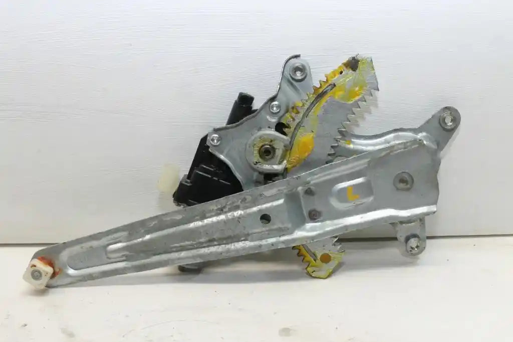 Used Suzuki, S Cross Left Rear Wnd Reg/Motor Jy 09/13 05/22 2019 – image 1 - All Good Parts