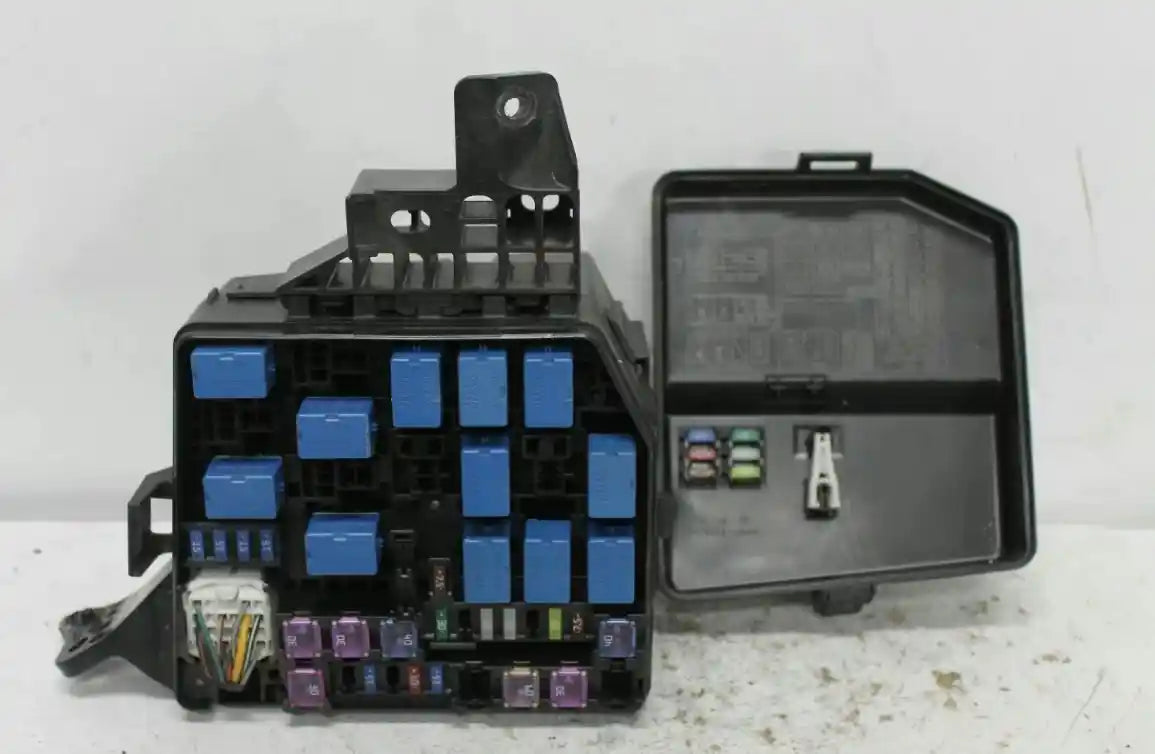 Used Suzuki, Swift Fuse Box Fz 08/10 03/17 2012 – main images - All Good Parts