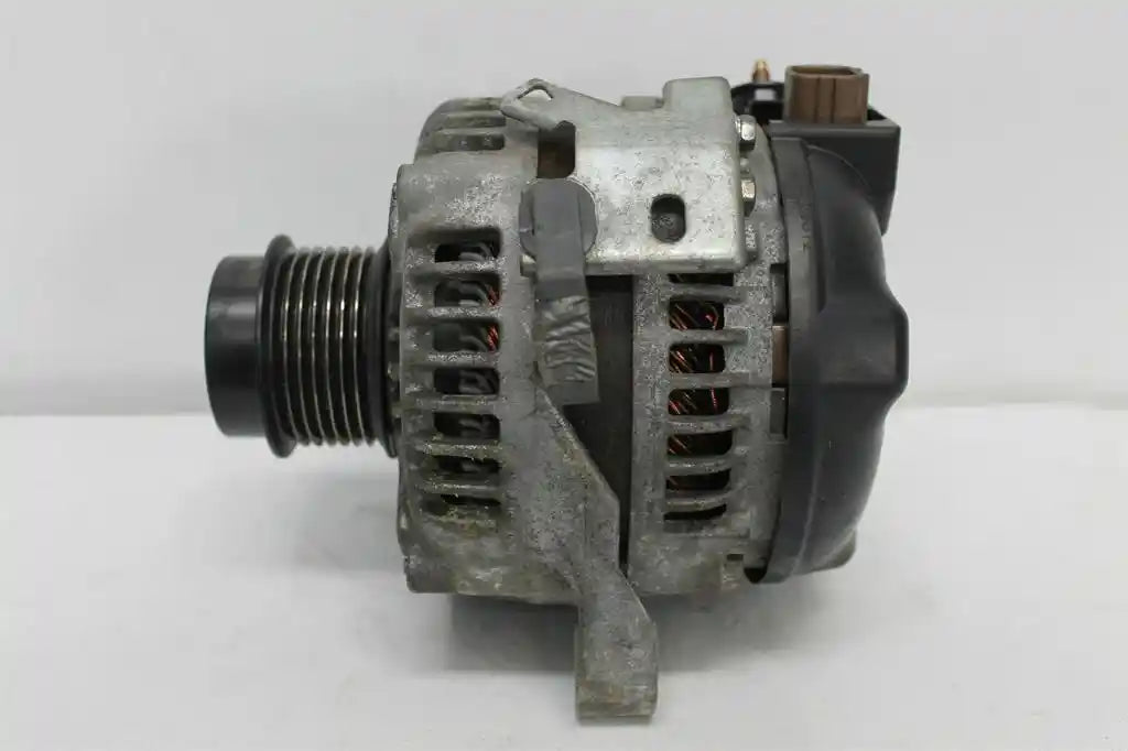 Used Toyota, Estima Alternator Petrol 2.4 2Az Fe Xr50 05 19 (Import) 2007 – image 1 - All Good Parts