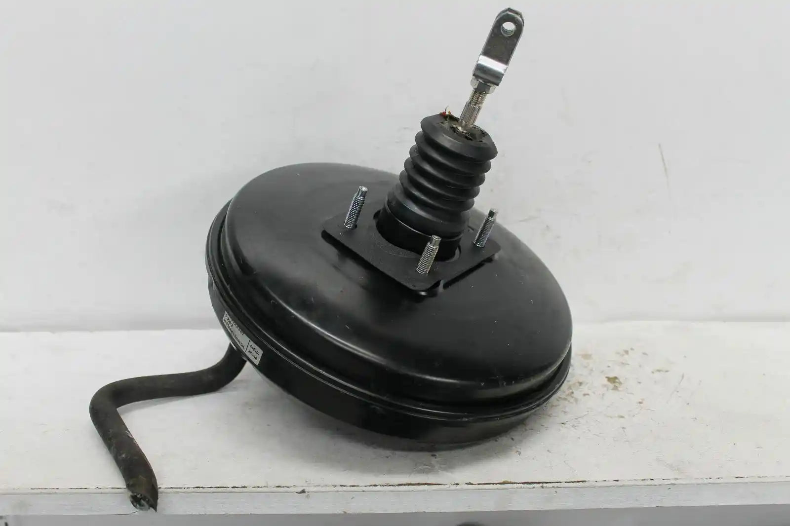 Used Toyota, Estima Brake Booster Xr50 05 19 2007 – image 1 - All Good Parts