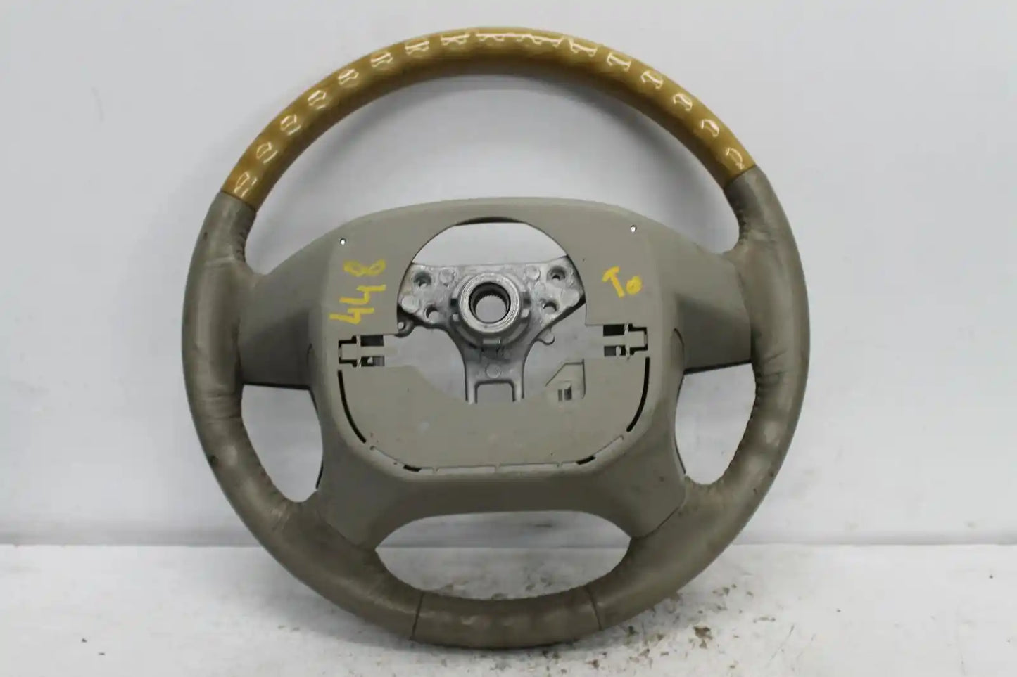 Used Toyota, Estima Steering Wheel Xr50 05 19 2007 – image 1 - All Good Parts