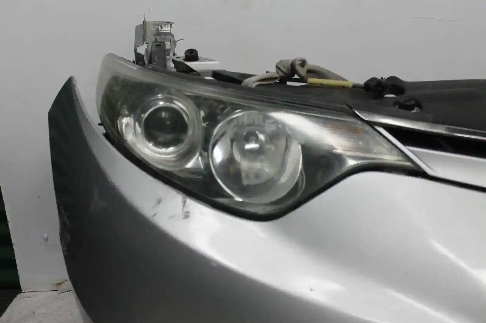Used Toyota, Estima Right Headlamp Xr50 Hid Type Elect Adj Blue Inner Lens# 28192 05 19 (Import) 2007 – image 1 - All Good Parts