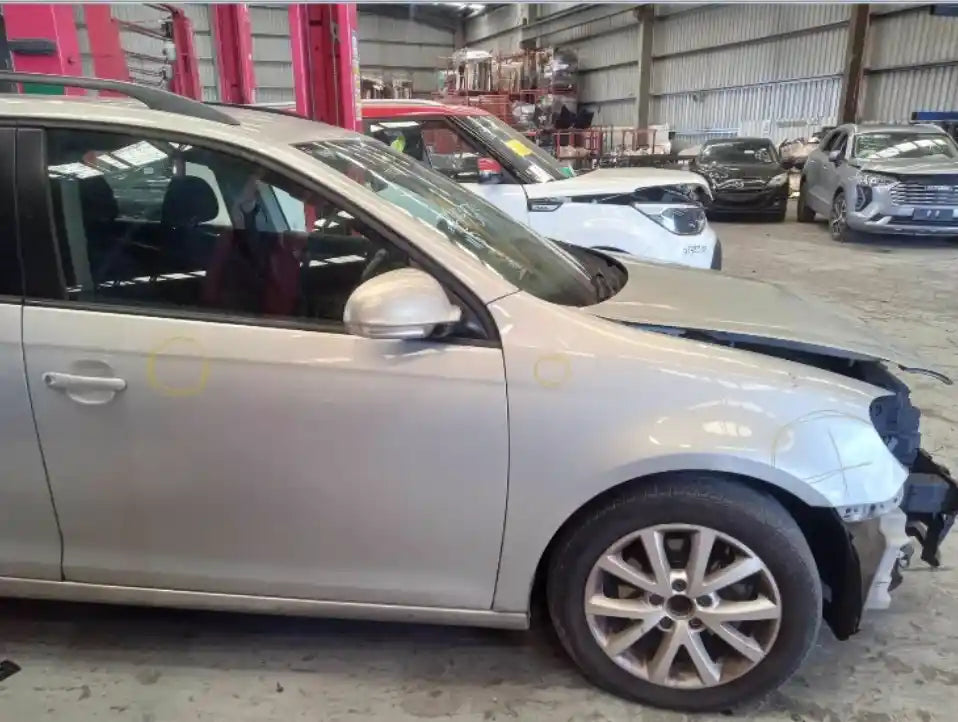 Used Volkswagen, Golf Left Front Strut Gen 6 Wagon Standard Type 09/09 01/13 2009 – image 3 - All Good Parts