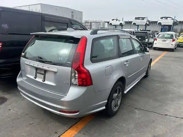 Used Volvo V50 2008 – image 3 - All Good Parts
