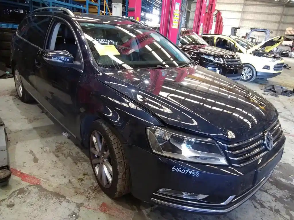Used Volkswagen Passat 2011 – image 2 - All Good Parts