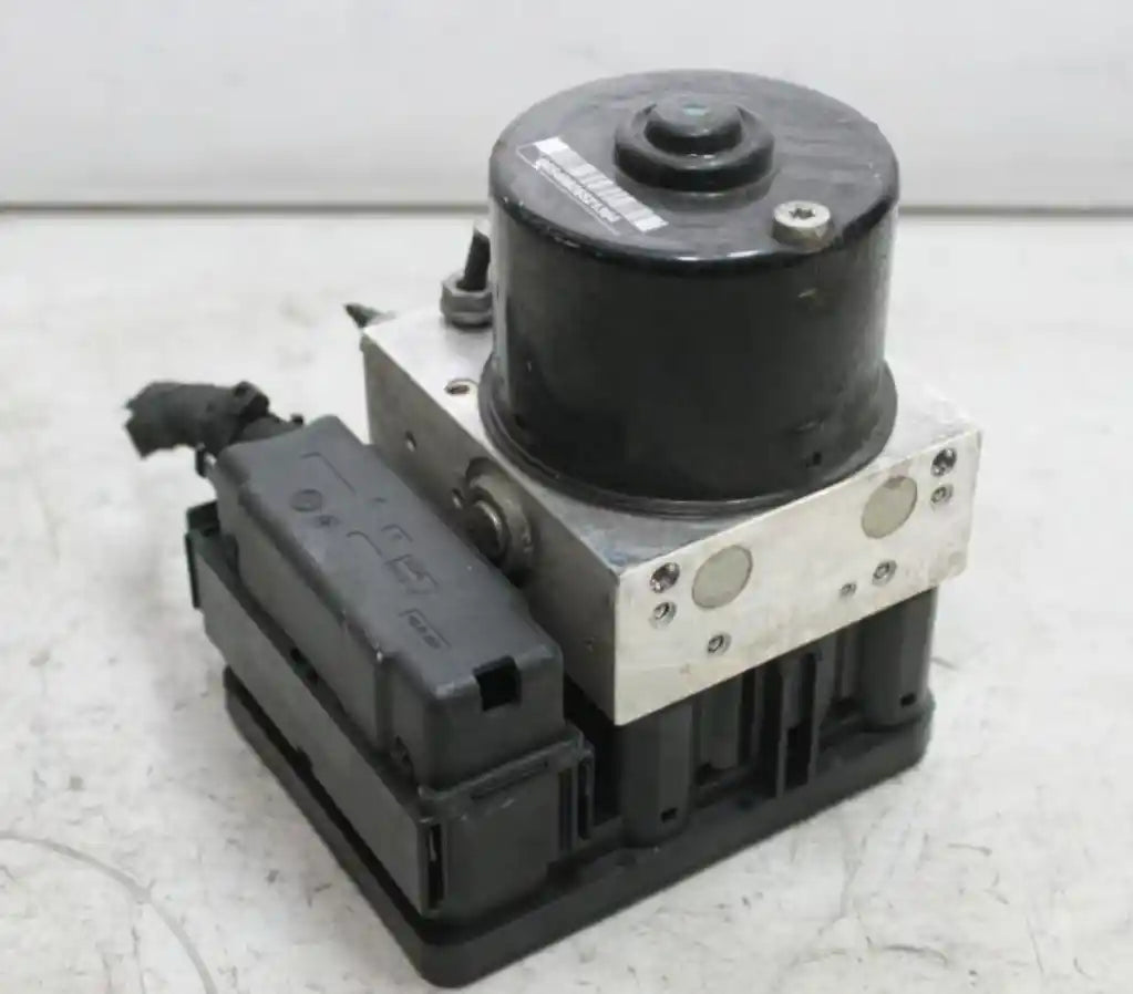 Used Volkswagen, Golf Abs Pump/Modulator Gen 5, On Motor P/N 1K0614517Ac, 06/04-02/09 J99878 2007 – main images - All Good Parts