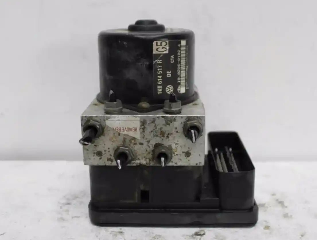 Used Volkswagen, Golf Abs Pump/Modulator Gen 5, On Motor P/N 1K0614517R, 06/04-02/09 J86494 2005 – main images - All Good Parts