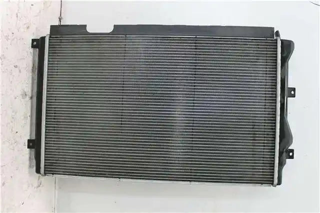 Used Volkswagen, Golf Radiator Primary Radiator (Closest To Engine) Auto/Manual 1.4 Petrol Cavd Code Gen 6 10/08 01/16 2010 – image 1 - All Good Parts