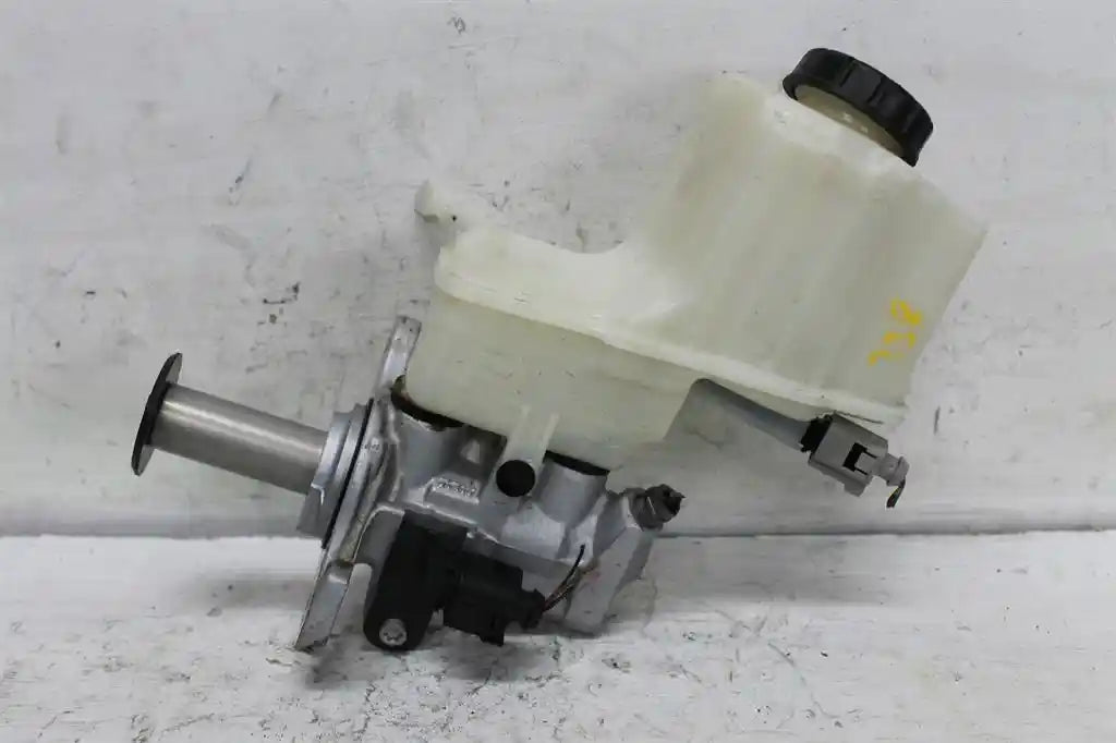 Used Volkswagen, Golf Master Cylinder Gen 7 12/12 08/20 2016 – image 1 - All Good Parts