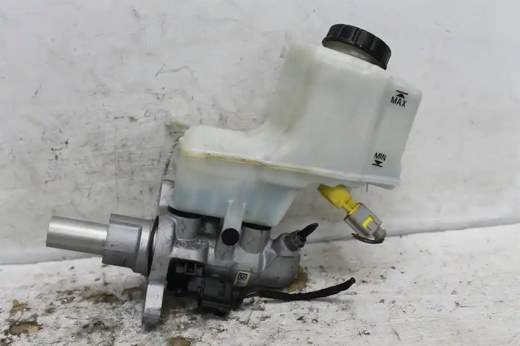 Used Volkswagen, Golf Master Cylinder Gen 7 12/12 08/20 2016 – image 1 - All Good Parts