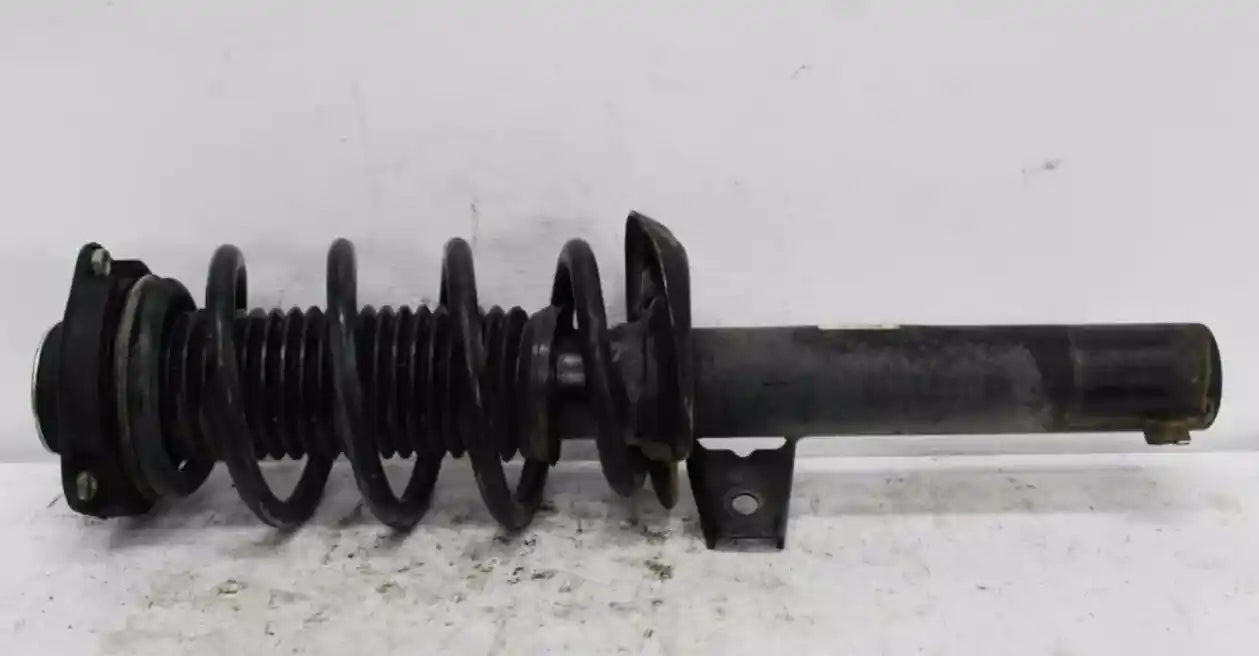 Used Volkswagen, Golf Right Front Strut Gen 5, Gti, 03/05-09/09 J04047 2005 – main images - All Good Parts