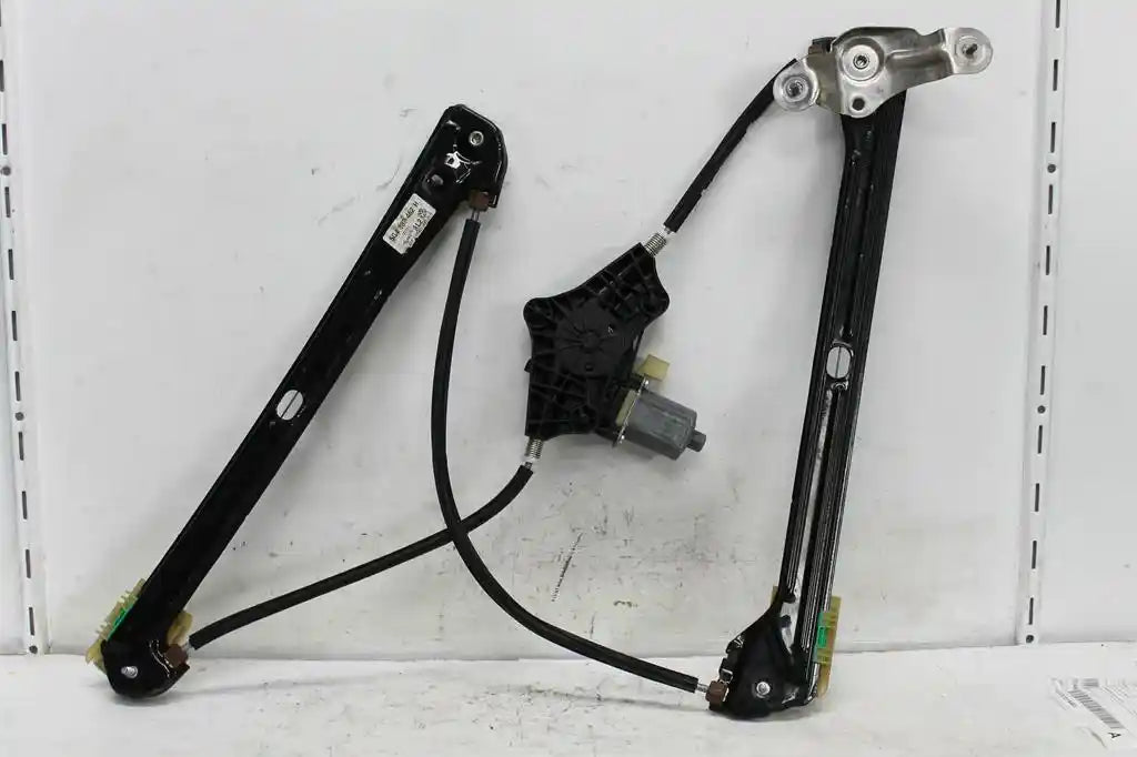 Used Volkswagen, Golf Right Front Window Reg/Motor Gen 7 5Dr Hatch/Wagon 12/12 08/20 2016 – image 1 - All Good Parts