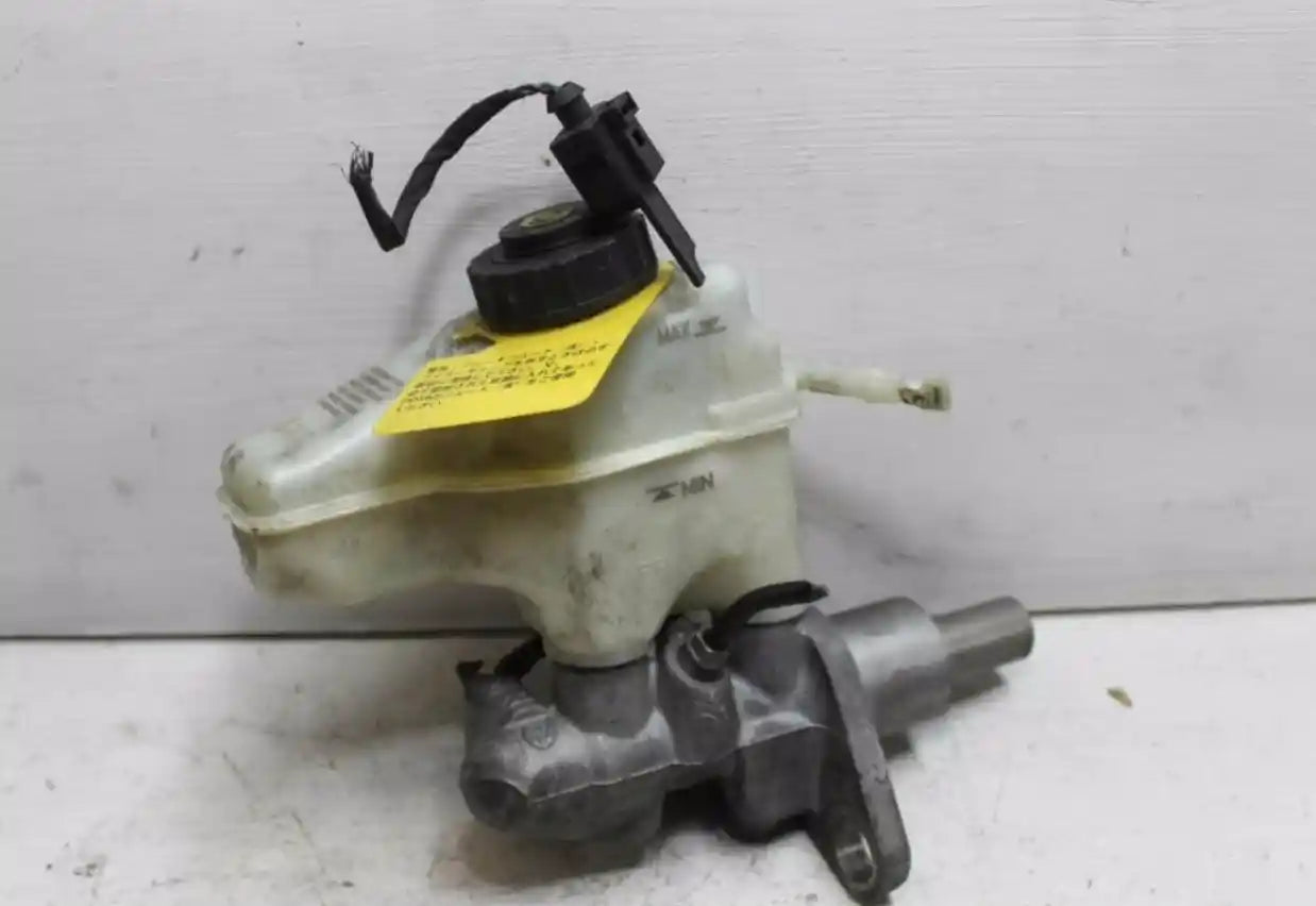 Used Volkswagen, Golf Master Cylinder Gen 5, W/ Sensor Type, 11/05-02/09 J0016 2008 – main images - All Good Parts