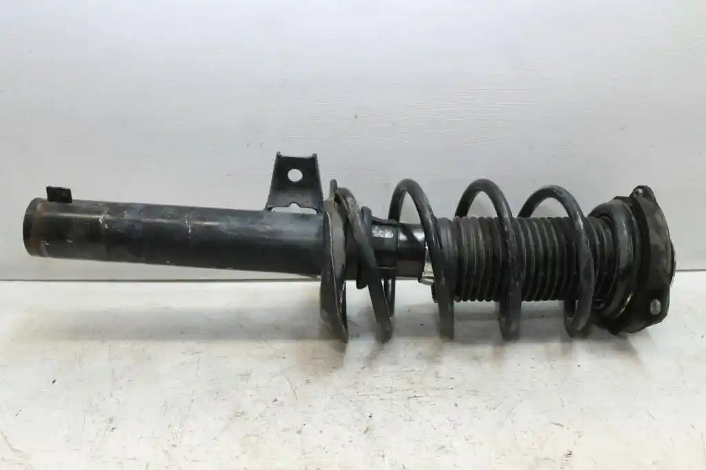 Used Volkswagen, Golf Right Front Strut Gen 6, Hatch, Standard Type, 10/08-04/13 J9809 2011 – main images - All Good Parts