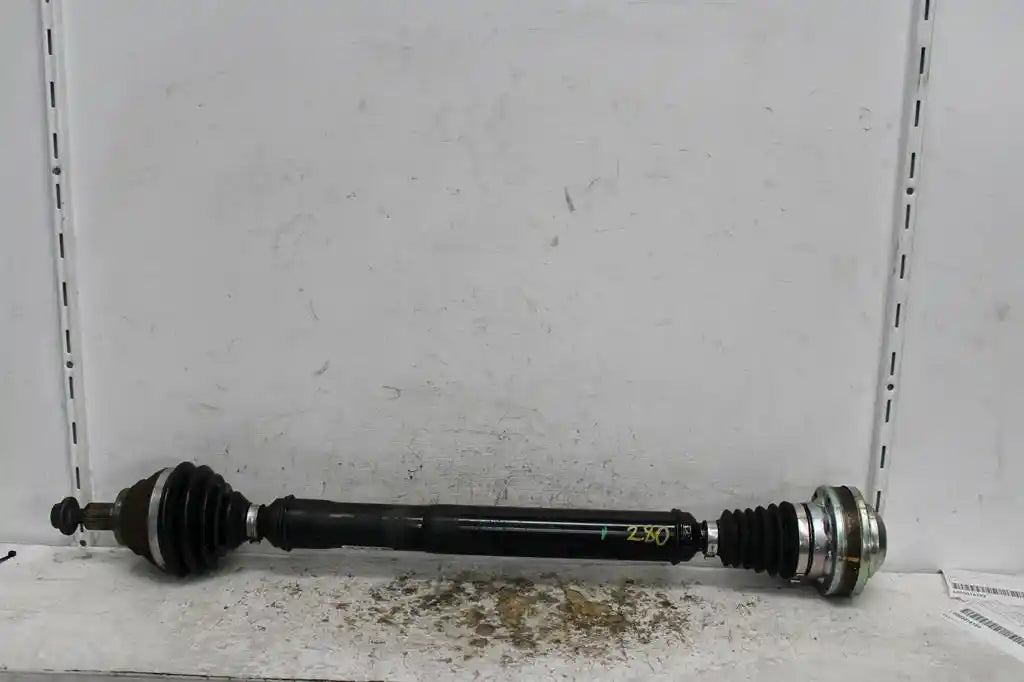 Used Volkswagen, Jetta Right Driveshaft Auto T/M Petrol 1.4 1B 02/11 12/17 2015 – image 1 - All Good Parts