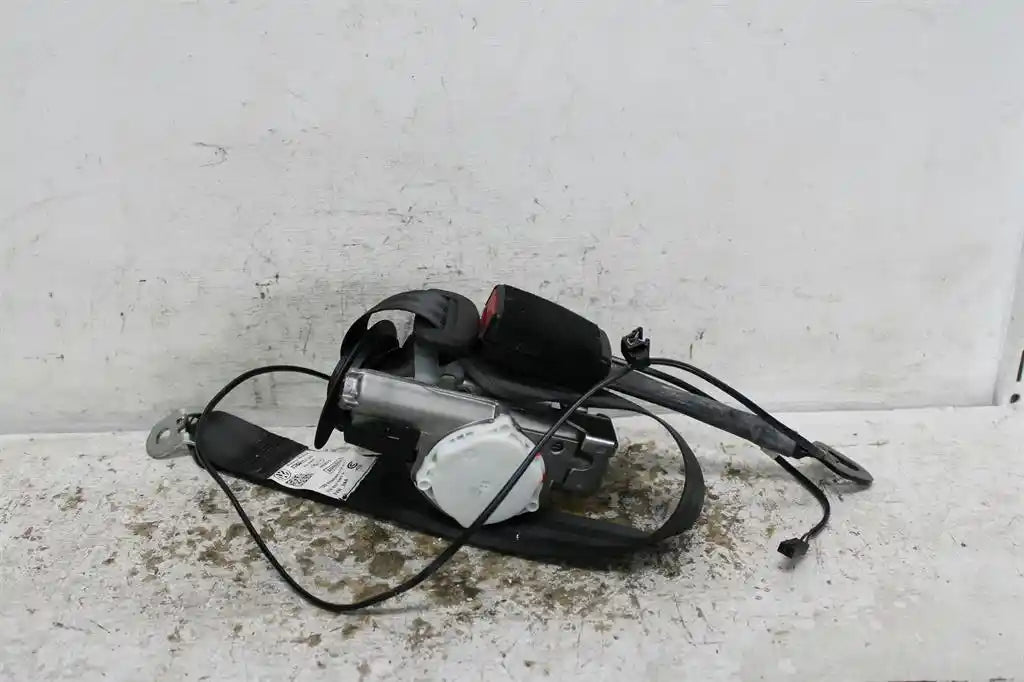 Used Volkswagen, Jetta Seat Belt Lh Front Assy (Belt And Stalk) 1B 02/11 12/17 2015 – image 1 - All Good Parts