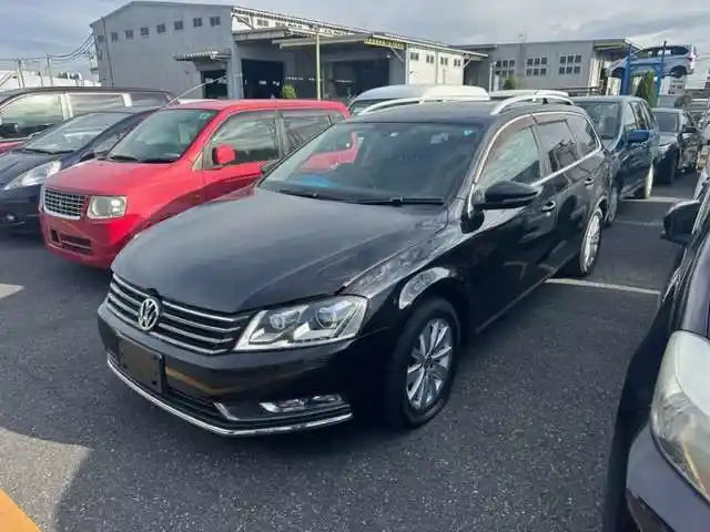 Used Volkswagen Passat 2011 – image 1 - All Good Parts