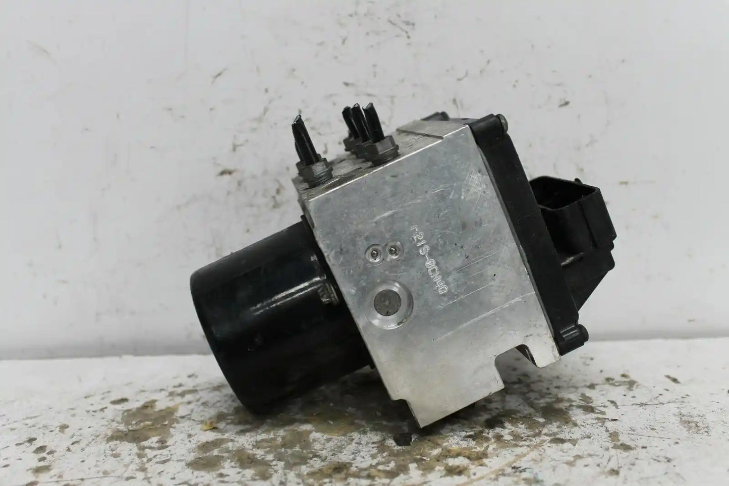 Used Volkswagen, Passat Abs Pump/Modulator 3C/Mk6 B6 B7 On Module P/N 3C0614095S 03/06 05/15 2006 – main images - All Good Parts