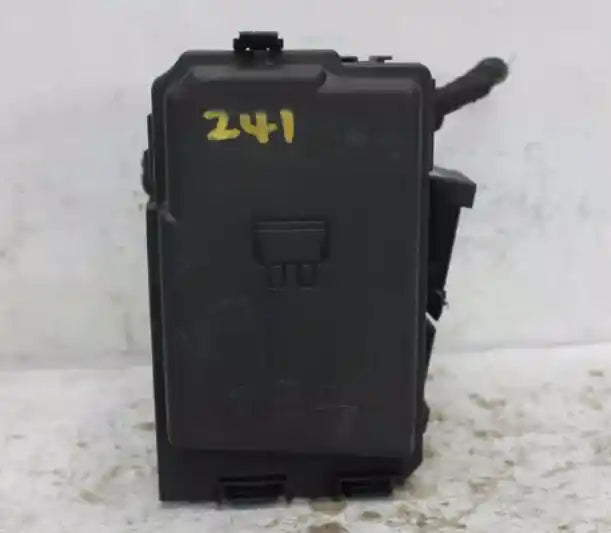Used Volkswagen, Polo Fuse Box 6R Petrol 05/14 09/17 2016 – image 1 - All Good Parts
