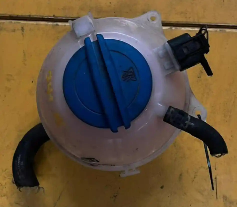 Used Volkswagen, Polo Overflow Bottle 6R 05/10 09/17 2016 – image 1 - All Good Parts