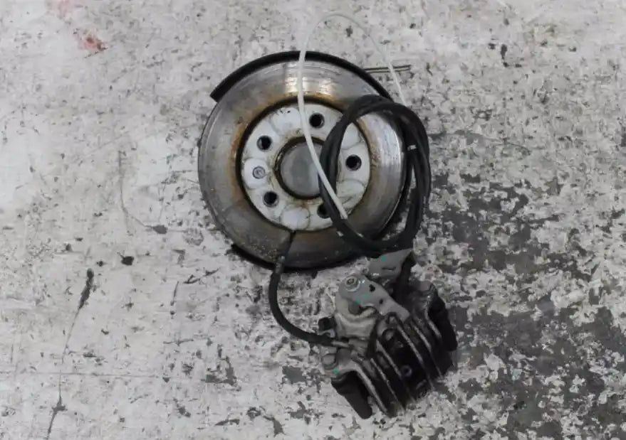 Used Volkswagen, Polo Left Rear Hub Assembly 6R 05/14 09/17 2016 – image 1 - All Good Parts