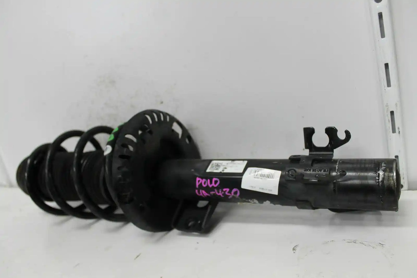 Used Volkswagen, Polo Right Front Strut 6R 1.2 Petrol 05/10 05/14 2011 – main images - All Good Parts